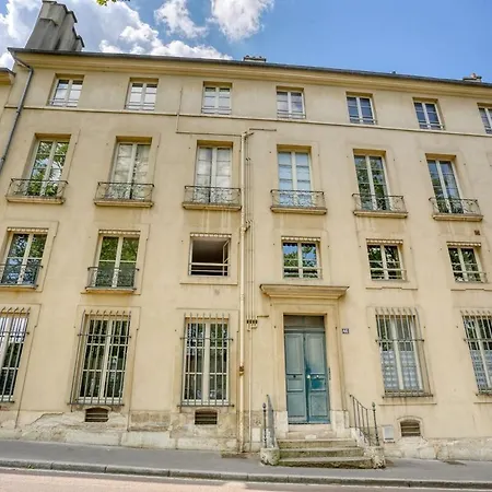 Lumiere - 10 Min Chateau